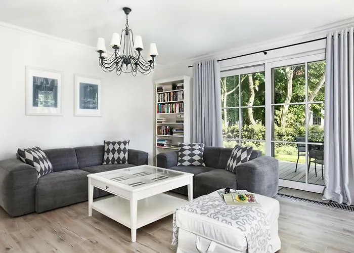 アパート House *